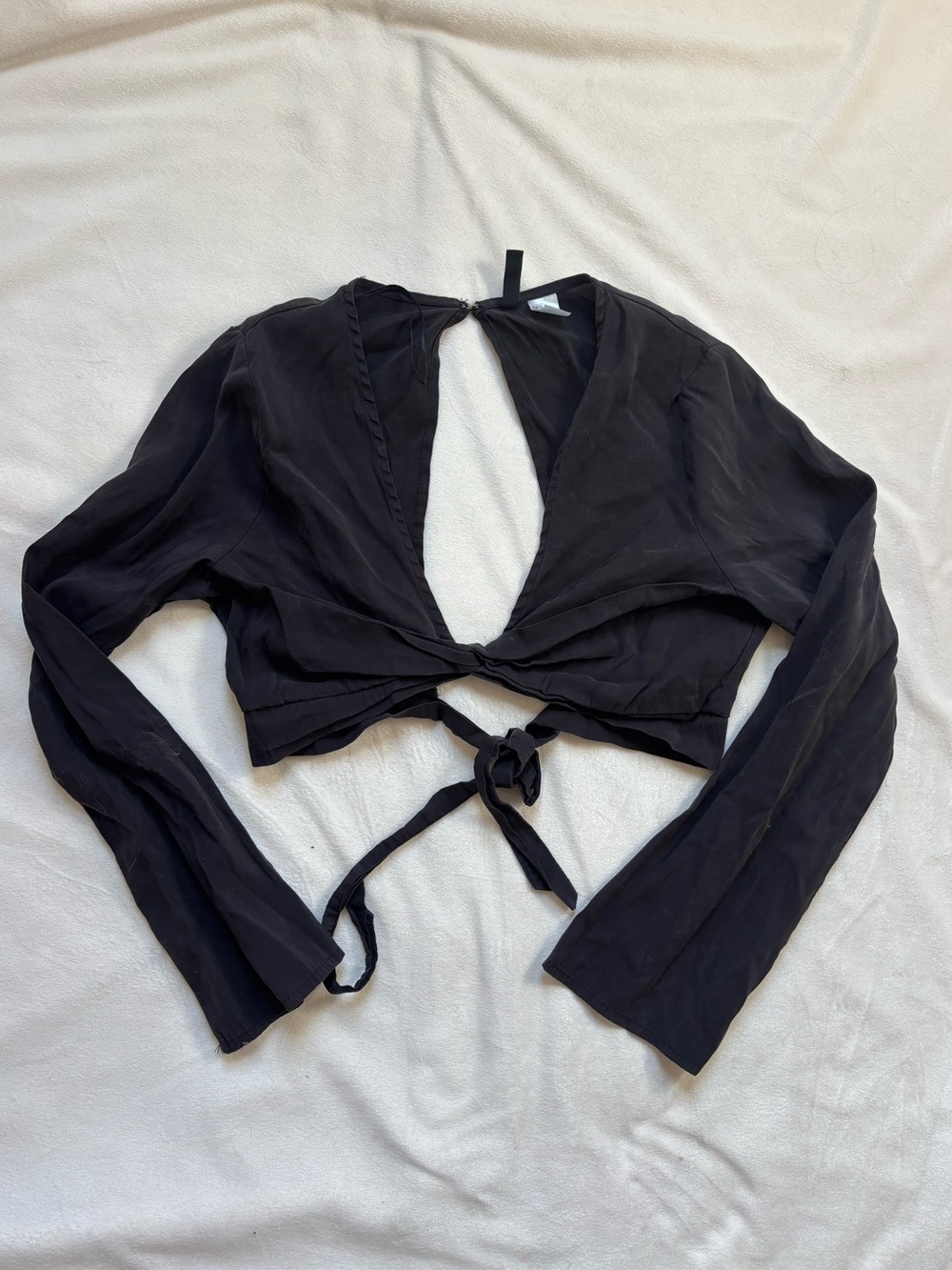 H&M Black Long-Sleeve Tie-Front Crop Top